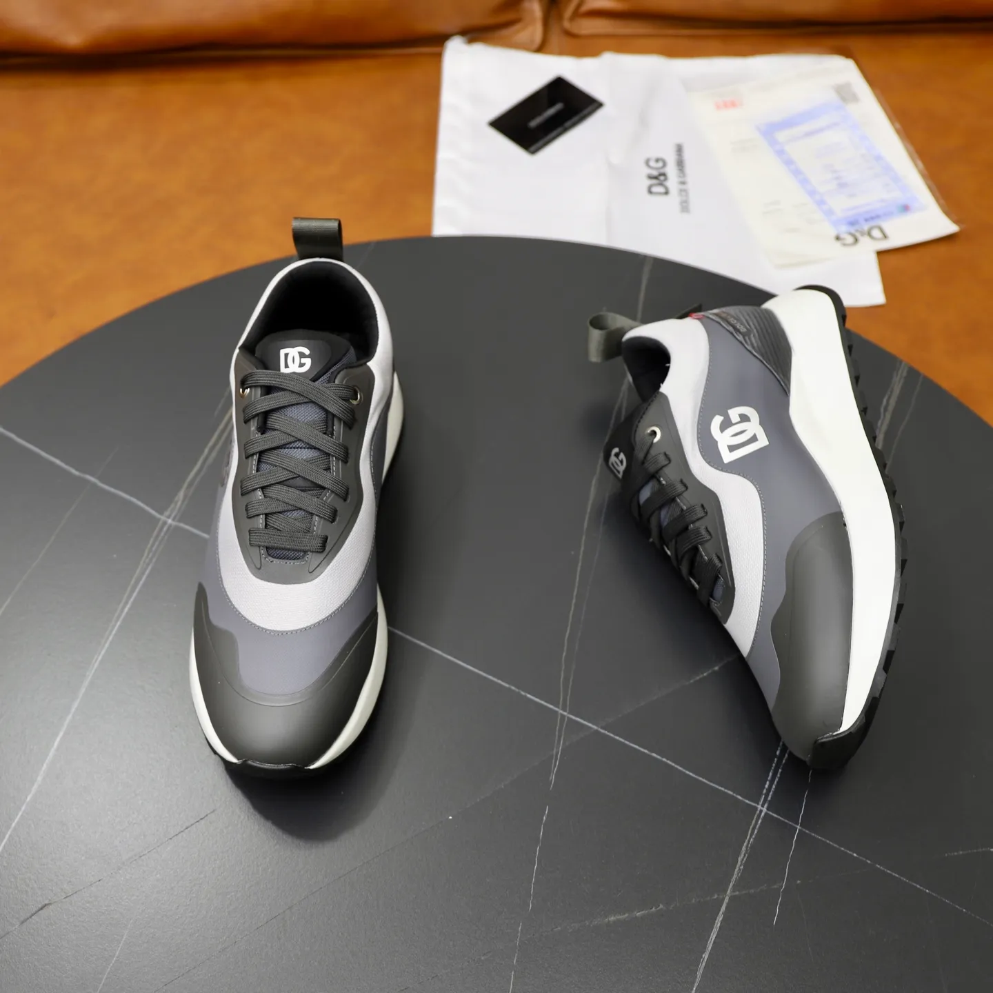 Men's Men's Shoes💰520💰••New arrivals••Dolce&Gabbana••DG✔️High-end men's sports•casual shoes. Original goods from top counters. Original imported multiple material splicing design ➕Original TPR elastic outsole.  Size: 38-44 (45, 46 customized)
